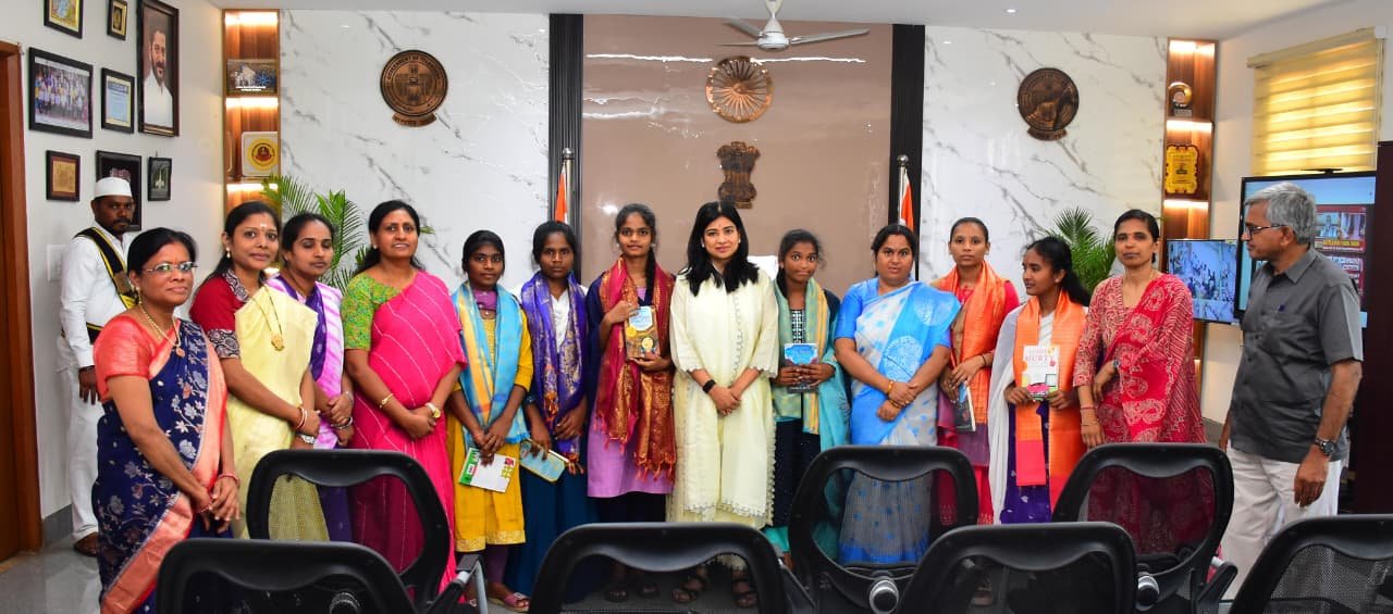 ప్రతిభ కనబర్చిన కేజీబీవీ విద్యార్థులకు జిల్లా కలెక్టర్ అభినందన